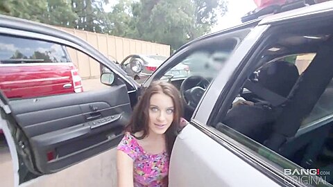 Als Verkehrssaenderin Mit Dem Cop Gefickt – Outdoor Pov Blowjob And Handjob By The Cop Car